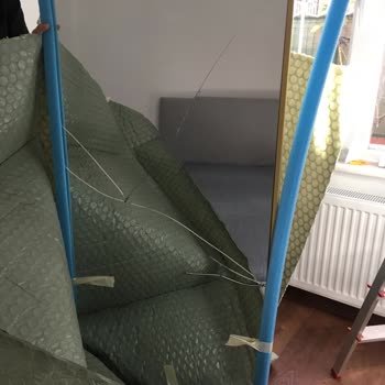 Kırık Eşyayı Kapıma Bırakıp Giden MNG Kargo