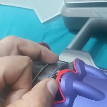 Dyson Eksik Parça Ve Kutu İçeri Defolu