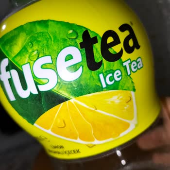 Fuse Tea Limonlunun İçinde Tüyümsü Maddeler