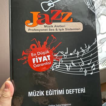 Jazz Müzik Aletleri Müzik Defterinin Görselden Farklı Gönderilmesi