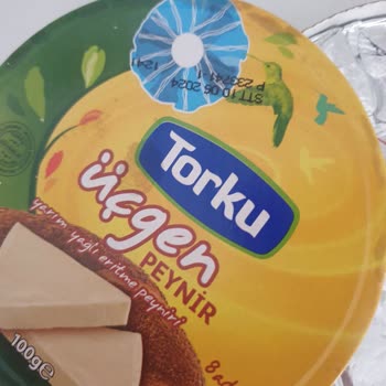 Torku Üçgen Peynir Etiketsiz Özensiz Paketlenmiş