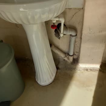 Dr. Behçet Uz Çocuk Hastalıkları ve Cerrahisi Eğitim ve Araştırma Hastanesi Çok Pis Bir Hastane