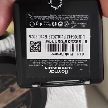Flormar Gramaj Eksik Ürün Satıyor. Açıklama 10 Gr Gelen Ürün 4 Gr.