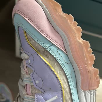 Skechers Ayakkabı Üretim Hatası!