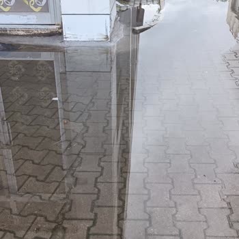 Bursa Yıldırım Belediyesi Sokak Parkeleri Çökmüş