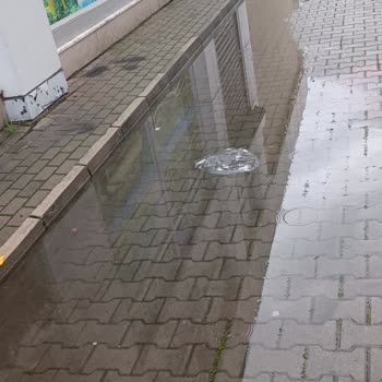 Bursa Yıldırım Belediyesi Sokak Parkeleri Çökmüş