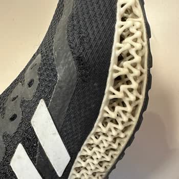 Adidas Ayakkabı Filelerin Yırtılması