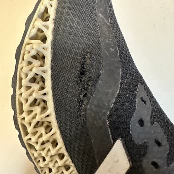 Adidas Ayakkabı Filelerin Yırtılması