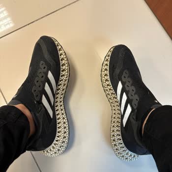 Adidas Ayakkabı Filelerin Yırtılması