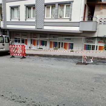 Bağcılar Belediyesi Yollara Duba Koyma