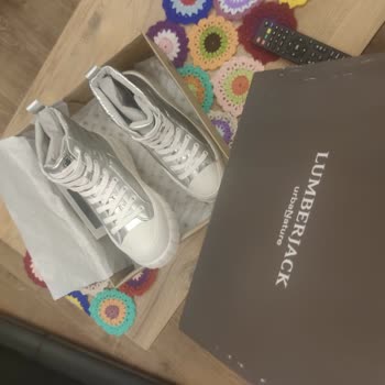 FLO Ayakkabı Nine West-FLO Yanlış Ürün Gönderip Mağduriyet Yaratıyor