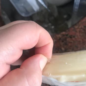 Kebir Süt Ve Süt Ürünleri Kuymak Peynirinde Kıl Çıktı