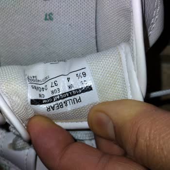 Pull & Bear Ayakkabım Birkaç Ayda Parçalandı