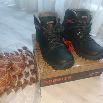 Scooter Ayakkabı Botun Altı Parçalandı