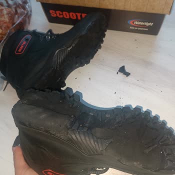 Scooter Ayakkabı Botun Altı Parçalandı