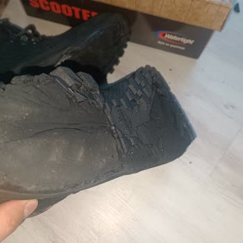 Scooter Ayakkabı Botun Altı Parçalandı