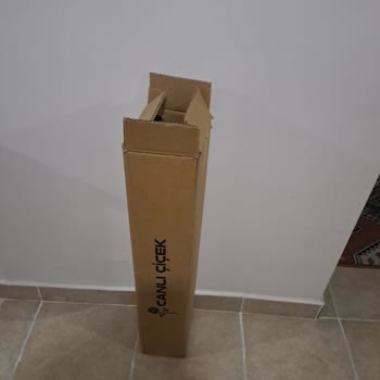 Çiçek Sepeti'nin Fi Flowers Satıcısı