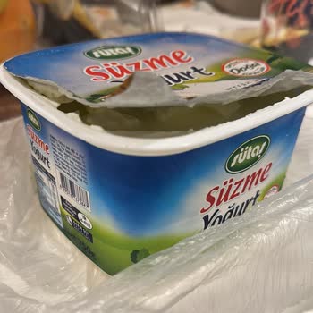 Kokmuş Tavuğu Ve Yoğurdu 5 Gündür Gelip Almayan Migros