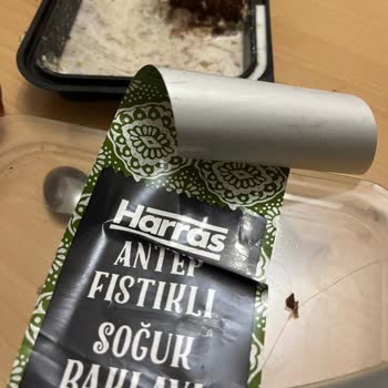 Harras Marka Baklavadan Kıl Çıktı