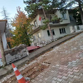 Eğirdir Belediyesi Belediye İşçileri Tarafından Yarım Bırakılan İş