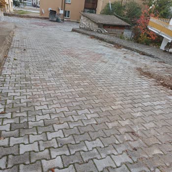 Eğirdir Belediyesi Belediye İşçileri Tarafından Yarım Bırakılan İş