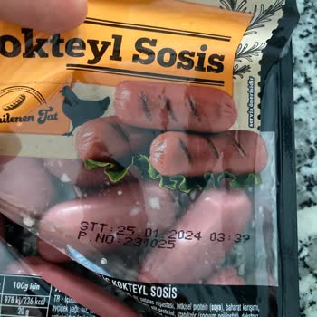 BİM Marketten Alınan Markalı Sosis Bozuk Çıktı