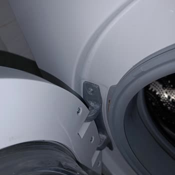 Bosch Çamaşır Makinesi Paslandı