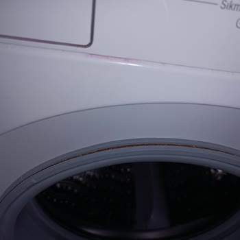 Bosch Çamaşır Makinesi Paslandı