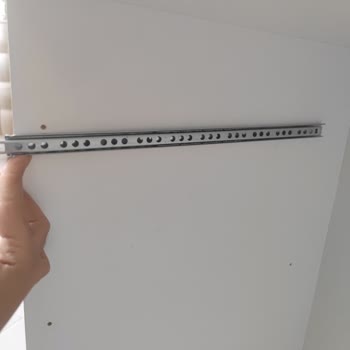 Hepsiburada Aldığım Dolap Başlı Başına Hatalı