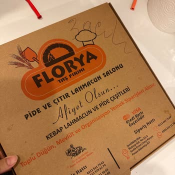Florya Taş Fırını Yanlış Ürün, Üslup