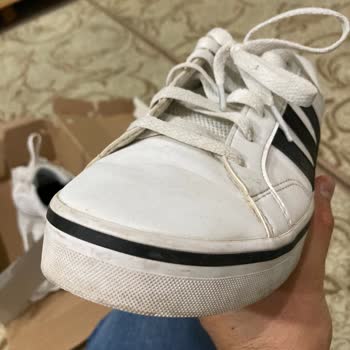 Adidas Ayakkabı Koku, Çatlak, Lekelenmesi.