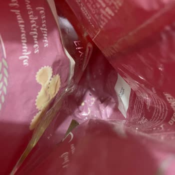 Filiz Makarna Yeni Açılan Paketten Siyah Böcek Çıkması