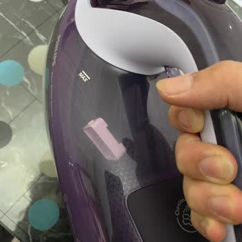 Philips Ev Aletleri Su Haznesinde Hareket Eden Beyaz Parça
