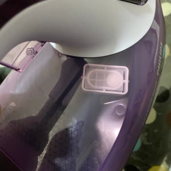 Philips Ev Aletleri Su Haznesinde Hareket Eden Beyaz Parça