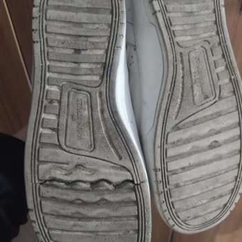 Stradivarius Spor Ayakkabı Min Tabanı Çatladı