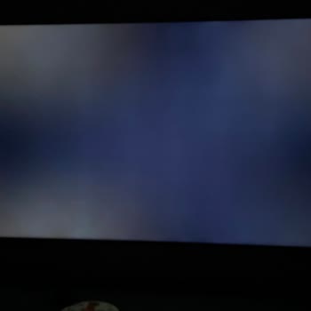 LG TV'de Üretim Kaynaklı Işık Süzmesi Var