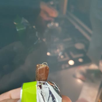 Eti Gıda Eti Antepfıstıklı Çikolatasından (metal Tel Çıktı )
