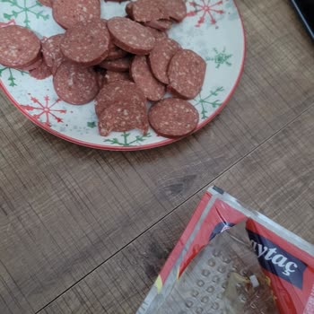 Aytaç Gıda Sucuğun İçinden Siyah Bir Şeyler Çıkması