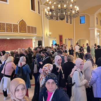 Asteria Kremlin Palace (Kundu) Kremlin Place Otelin İlgisizliği Ve Grup Kalabalığı Gürültüleri