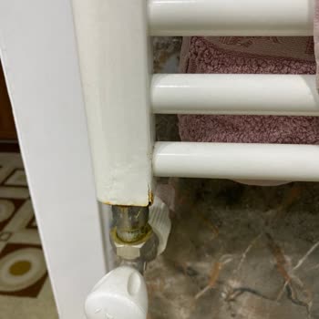 ECA Havlupan Radyatör Çürüdü