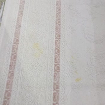 Asperox Halıda Sarı Leke Kaldı