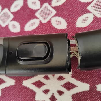 PHILIPS Ev Aletleri Philips XC8349 Ortadan Kırıldı.