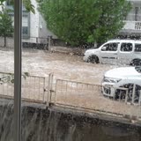 Bornova Belediyesi Yoğun Yağış Nedeniyle Yol Ve İstinat Duvarında Oluşan Sorunlar