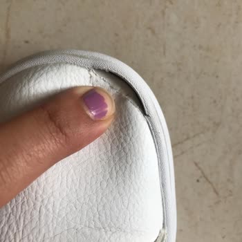 In Street Puma Ayakkabının Önü Açıldı