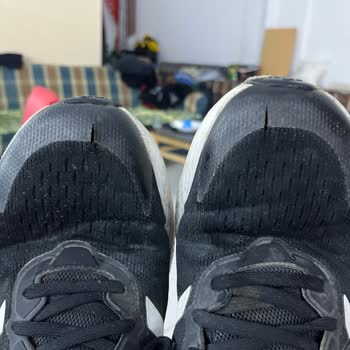 Adidas Marka Ayakkabının Yırtılması