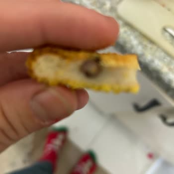 Lezita Nugget İçinden Yenmeyecek Bir Madde Çıkması