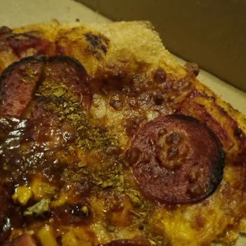 Pizzanın Sucukları Yanmıştı Yemeksepeti Kabul Etmiyor