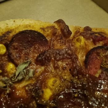 Pizzanın Sucukları Yanmıştı Yemeksepeti Kabul Etmiyor