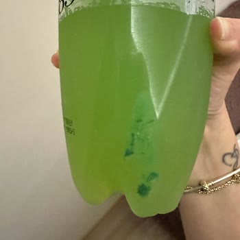 Schweppes Şişe İçindeki Garip Şey