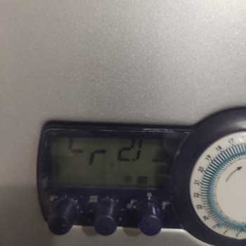 DemirDöküm Servisi Kombiyi Tamir Ederken Dijital Ekranı Bozdu.